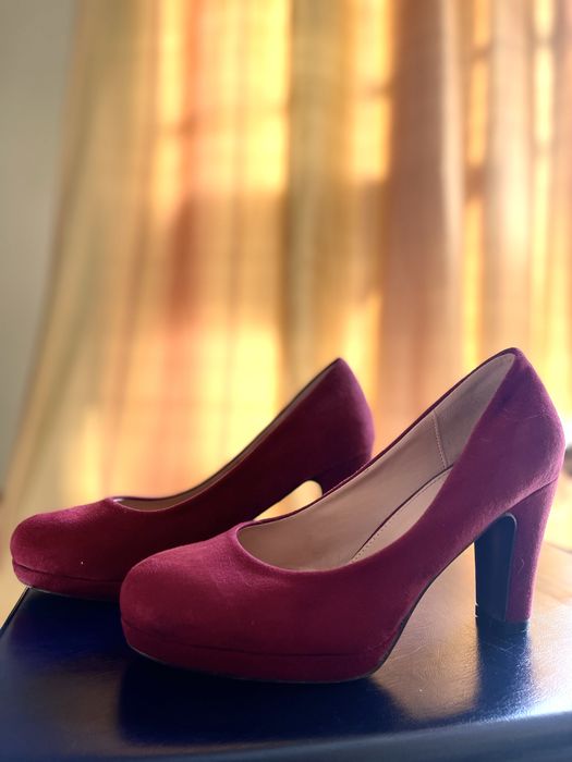 Sapatos de salto efeito veludo