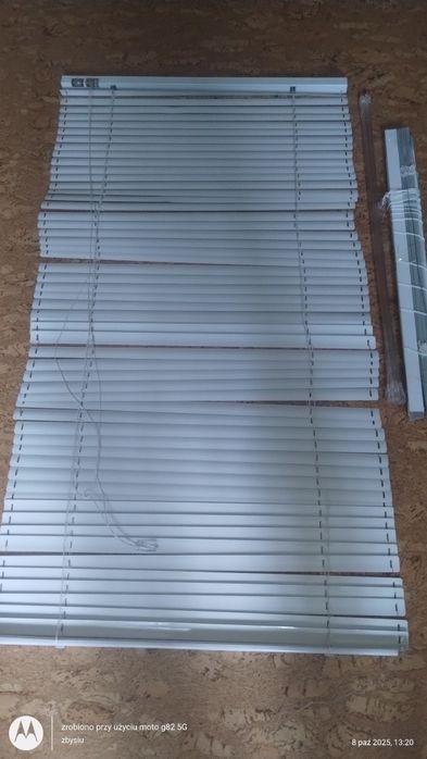 Żaluzje okienne białe
