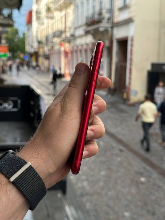 Apple iPhone 11 128gb Black Red Neverlock акум 100%