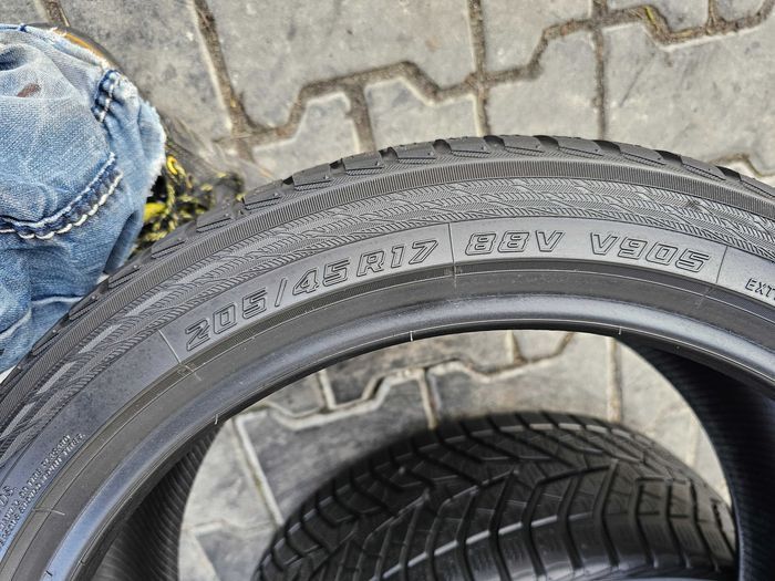 Zima Yokohama 205/45 R17 6.5mm