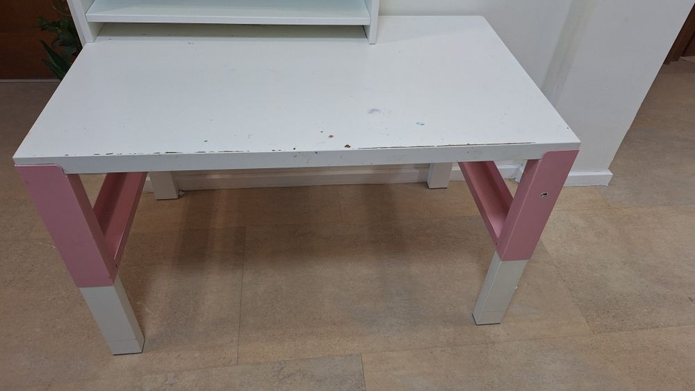 Biurko Ikea Pahl z nadstawką