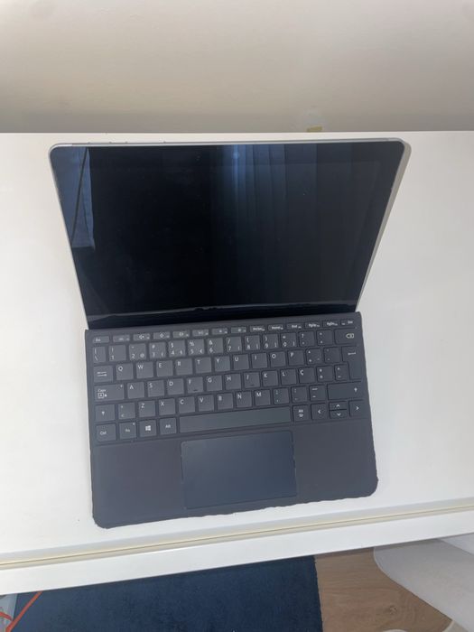 Surface Go with Keyboard64741315226883120