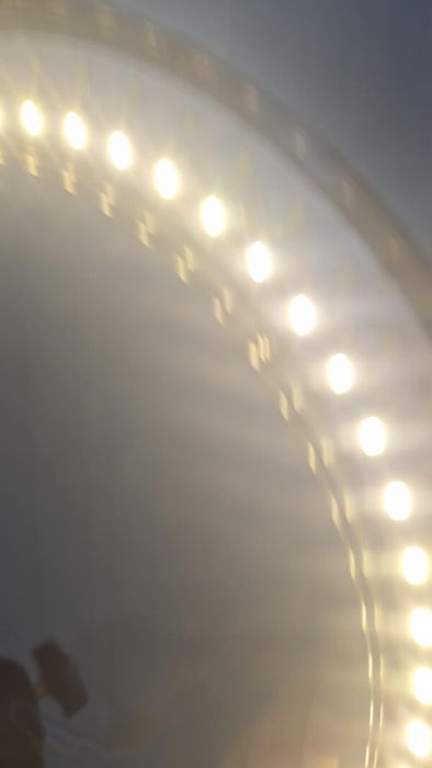 lampa pierscieniowa z uchwyrem na telefon