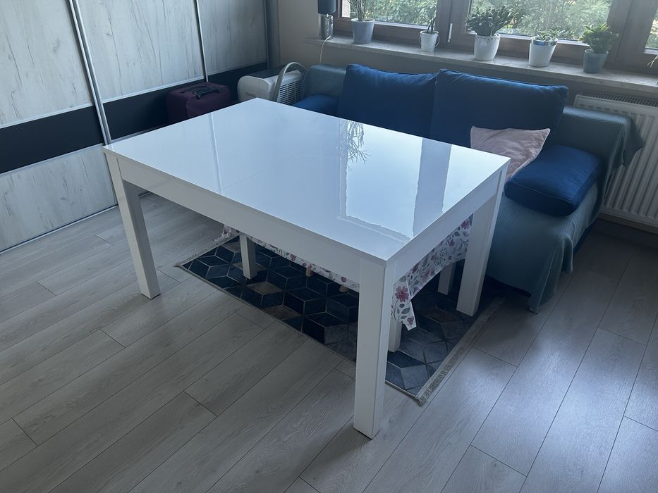 Stół biały połysk 136/90 dwie wkladki po 40 cm