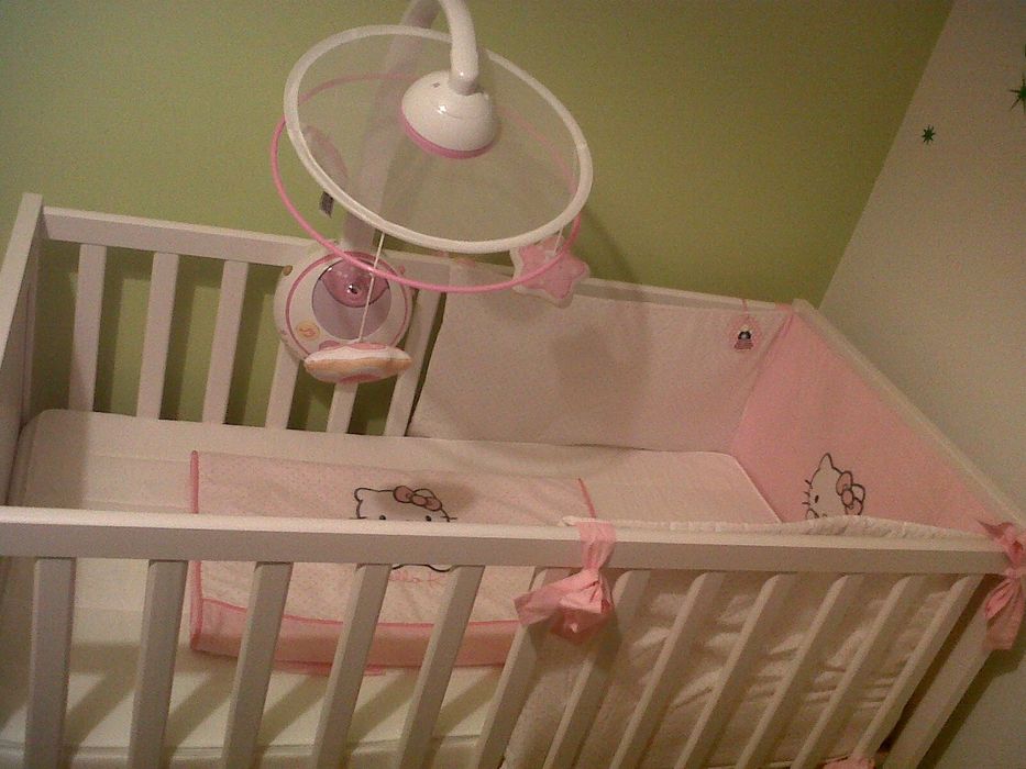 Conjunto Hello Kitty Resguardo Proteção de berço