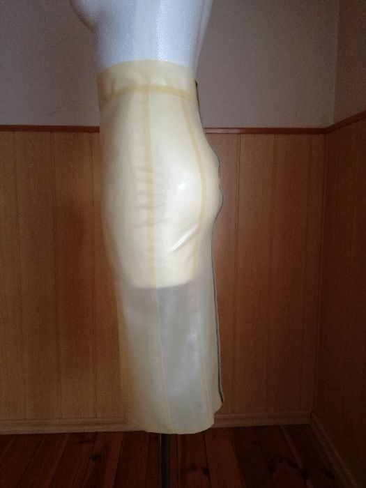 Latex 100% spódnica ołówkowa roz.36 ( S ) K. Transparentny