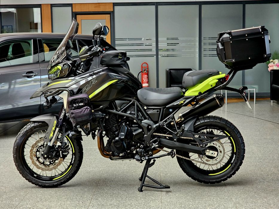 Benelli TRK 702 X Full Extras 
Ano 2025 
6.800 km 
Garantia 2028