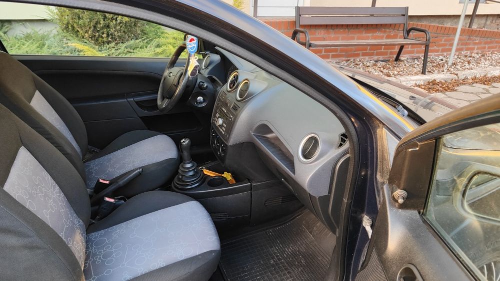 Ford Fiesta 1.3 benzyna // klima //