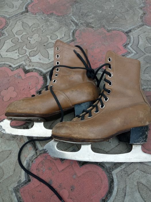 Детские коньки для катання на льду