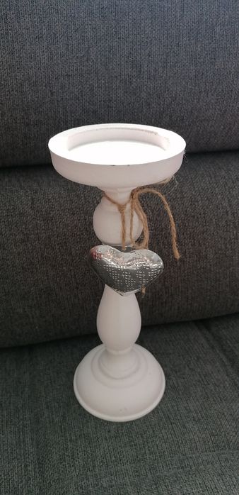 Świecznik stojący biały