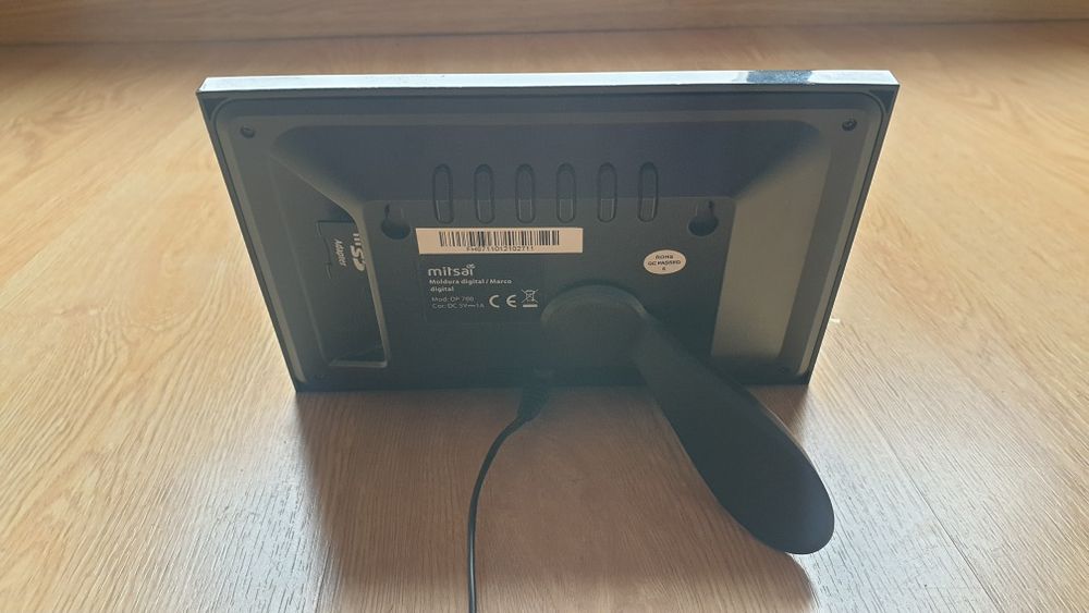 Mitsai Digital Photo Frame 7 Inches (Like New)64550840761091121