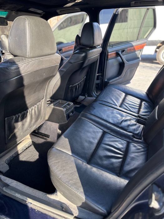 Продам BMW E32 735I