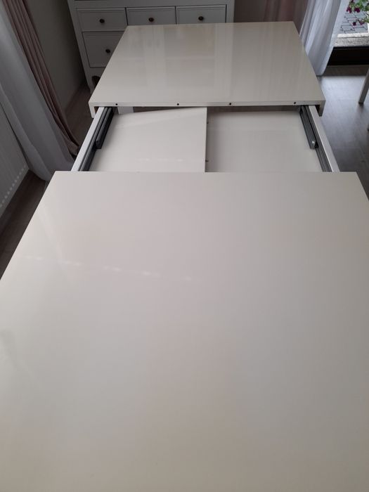 Stół lakierowany biały