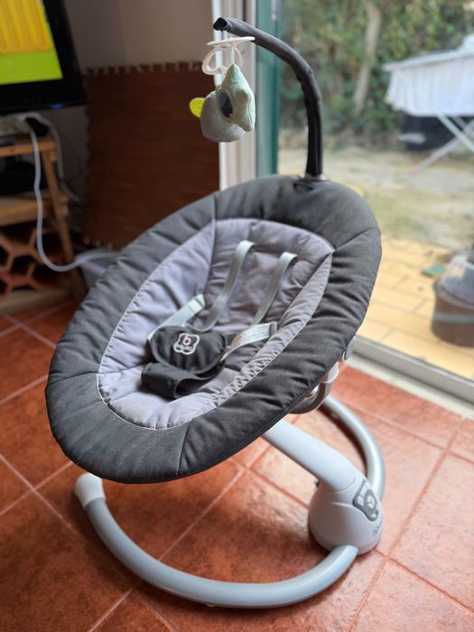 Cadeira de Baloiço Elétrica para Bebé + Comando | Como Nova