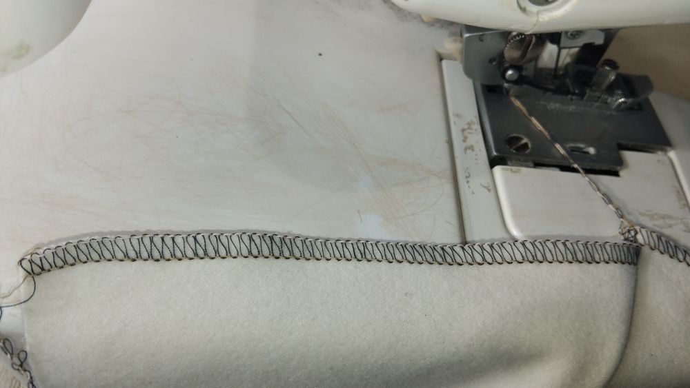 Оверлок Siruba  HSO 747D