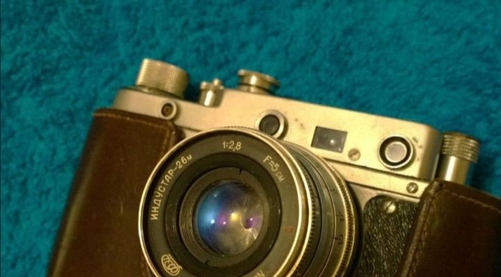 Винтажный пленочный фотоаппарат Зоркий С с объективом Индустар-26м