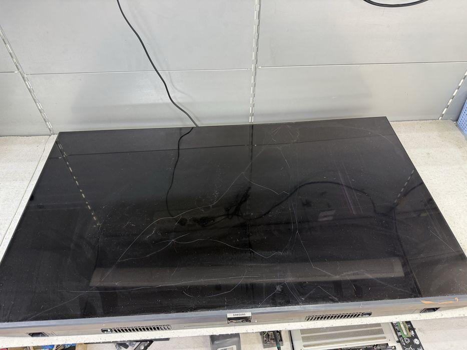 Samsung UE43AU7100