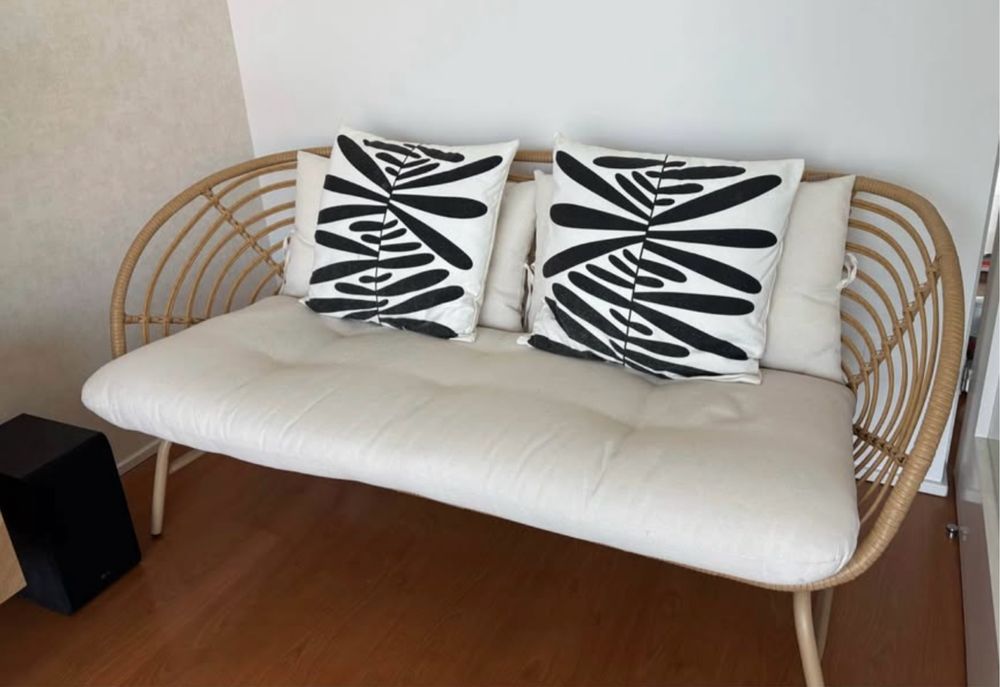 Sofá Bambu Almofadas Creme Varanda Jardim Espaço Casa