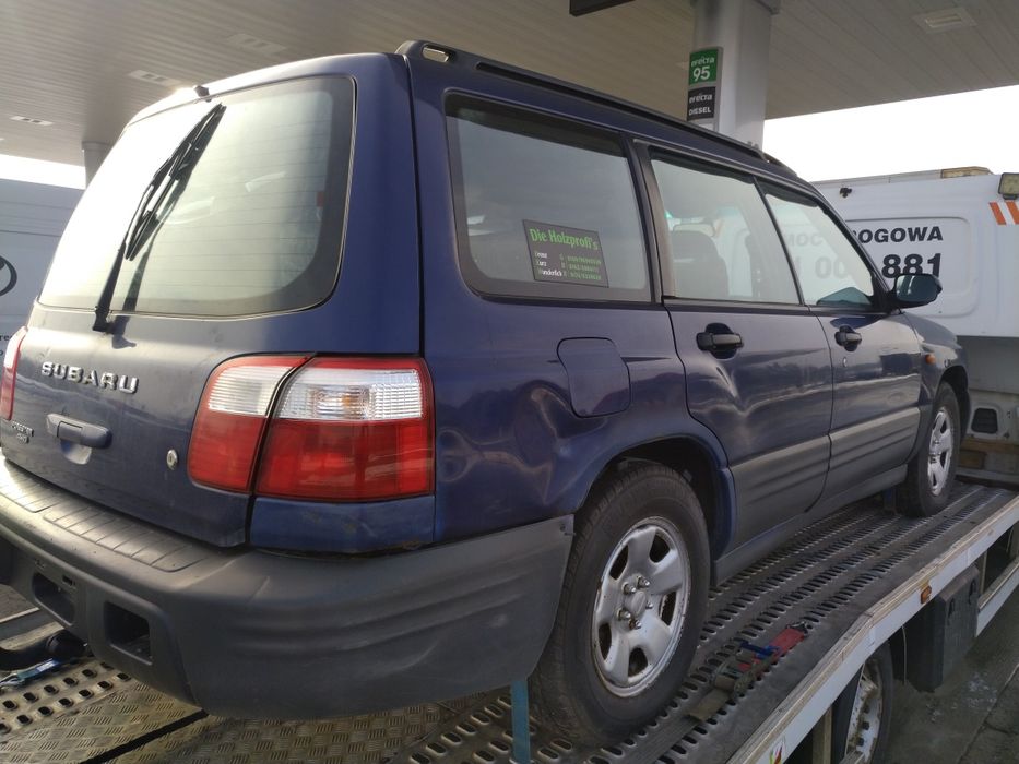 Subaru Forester sf silnik skrzynia części