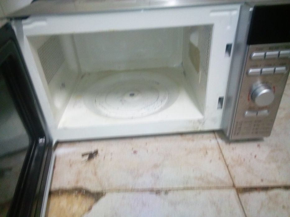 Microondas Electrónica todo inox moderno 20€