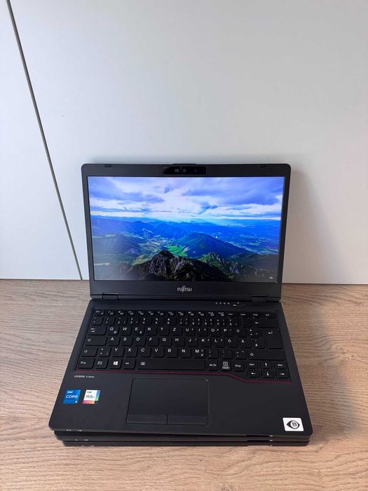 Ультрабук 2021 року! Fujitsu U7311/гарний стан/офіс/навчання/4G модем