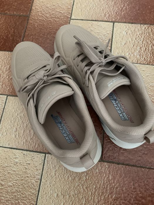 Sapatilhas Skechers novas