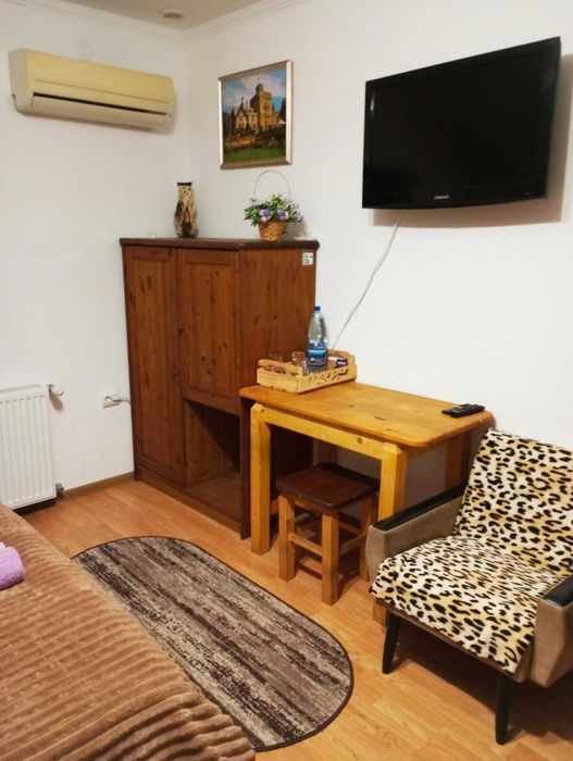 Подобово окремі номера з санвузлами, кухнею, паркінг в м.Берегово