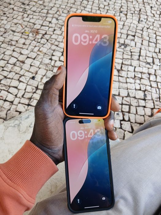 Vendo dois iPhones: um 13 Pro de 128 GB e um 14 Pro de 128 GB, ambos p