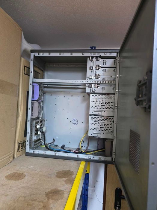 Caixa Hiftech Impecável