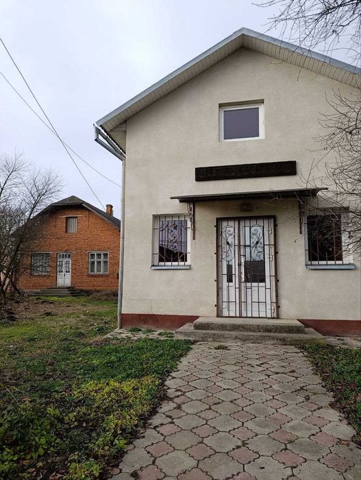 Продаж двох будинків в с. Залуква