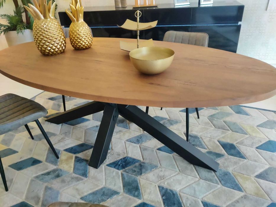 Mesa de jantar tampo em nogueira