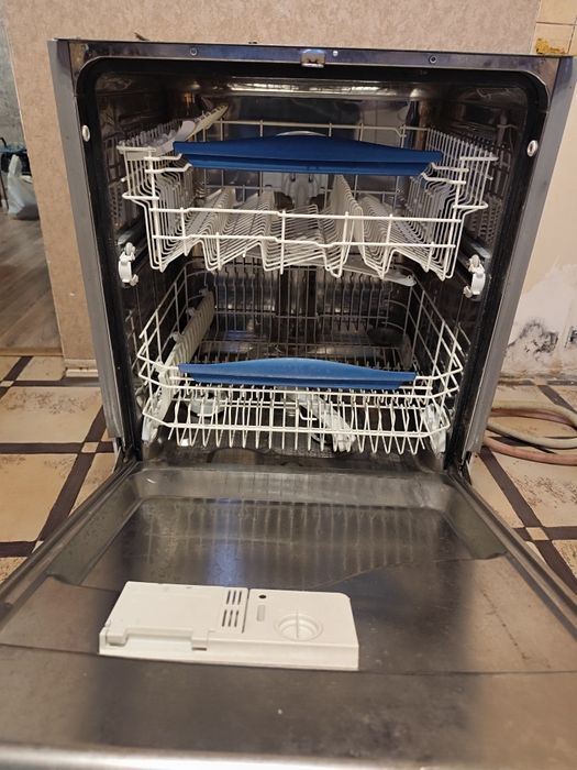 Посудомийка Ariston