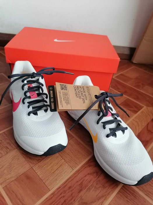 Sapatilha /ténis Nike revolution