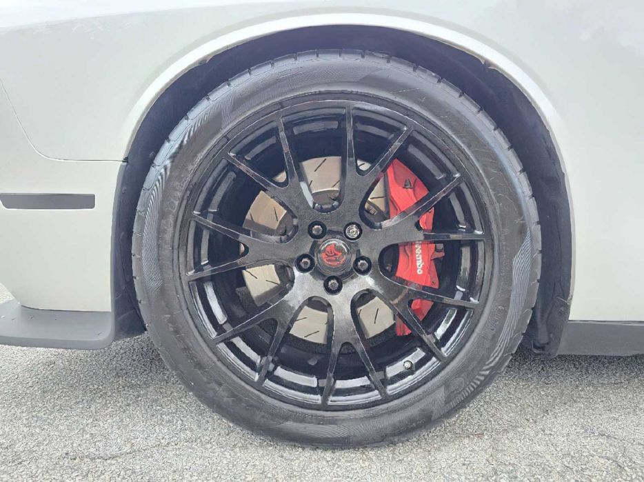 Dodge Challenger SRT Hellcat      2017