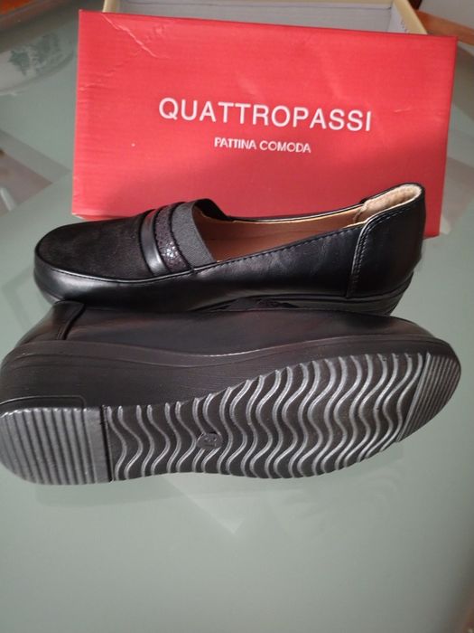 Sapatos em pele N37 novos (na caixa