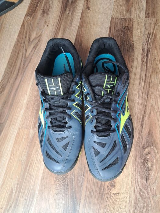 Mizuno Wave Hurricane 3