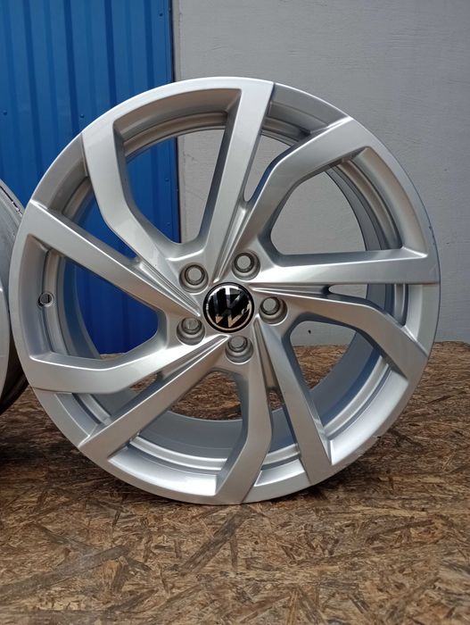 Felgi Aluminiowe 5x100 R17 ET51 VW POLO