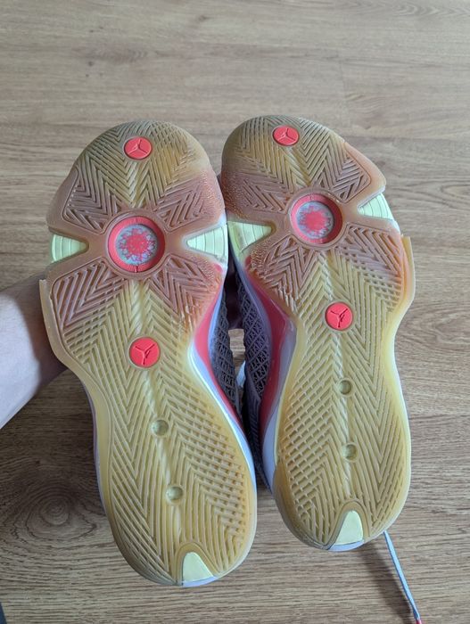 Баскетбольні кросівки Jordan 38