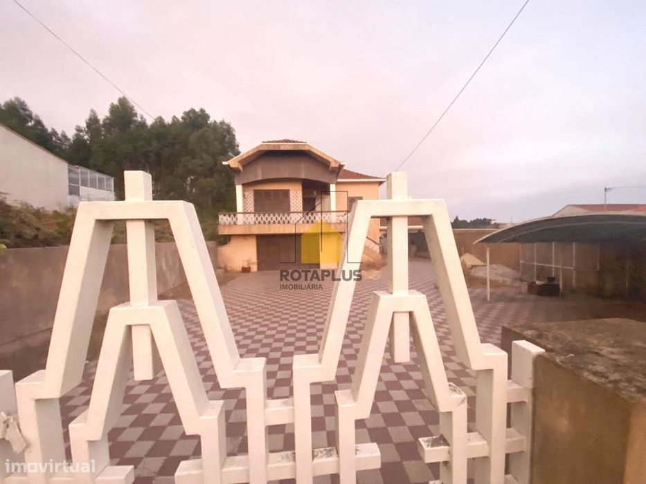 Moradia com terreno Castêlo da Maia