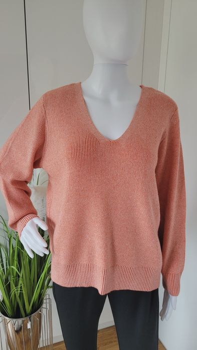 Sweter damski z wiskozą dekolt V morelowy M/L