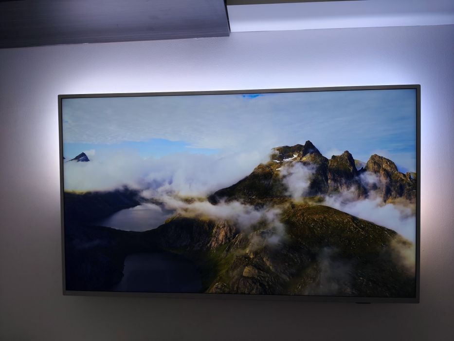 TV Philips 58” 4K UHD Ambilight