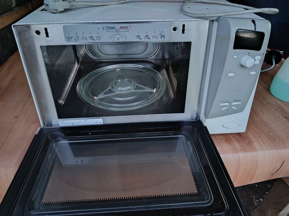 Мікрохвильова піч Whirlpool