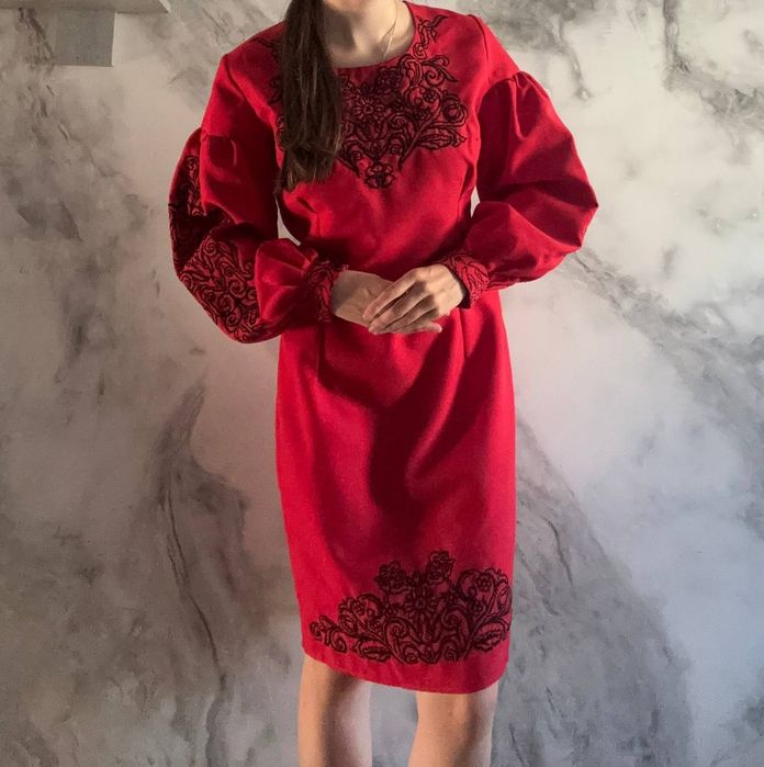 Вишита сукня, ручної роботи