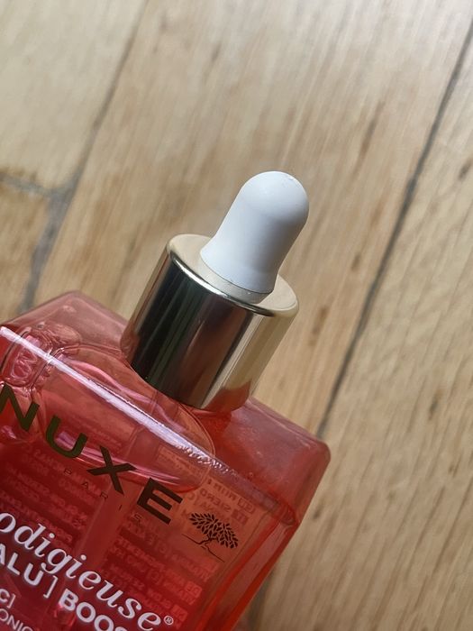 Nuxe Prodigieuse Boost serum rozświetlające z witaminą C 30 ml