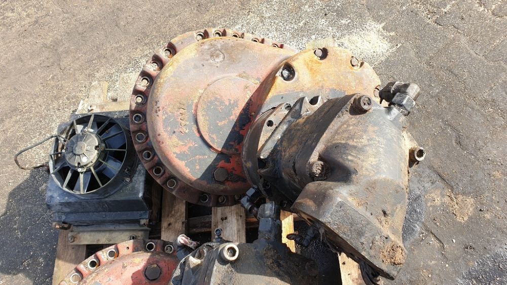 koparka Akerman H7 c volvo zwolnica gąsienicy koło zębate