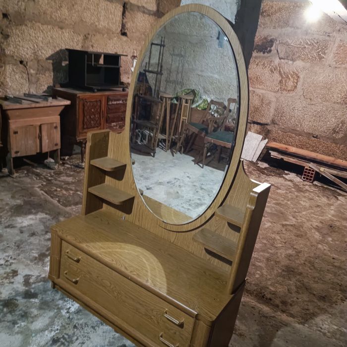 Cómoda com espelho vintage