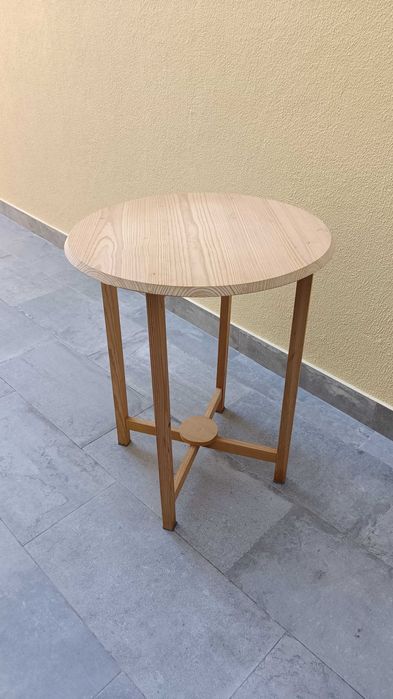 Mesa de Apoio Redonda em Madeira + Capa (Oportunidade )