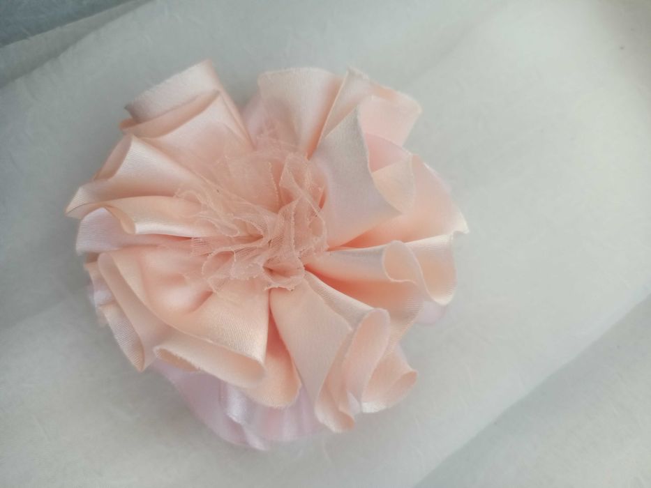 Broszka kwiat z materiału