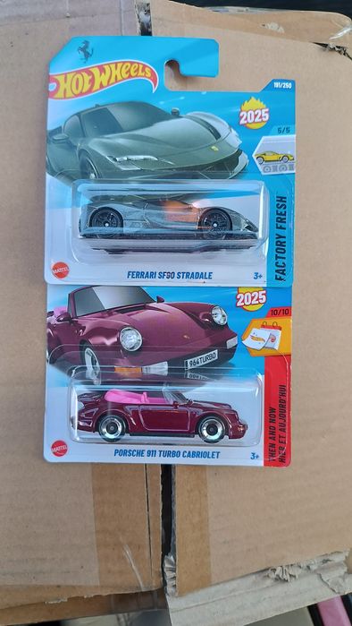 Hot Wheels 2 sztuki Ferrari Porsche