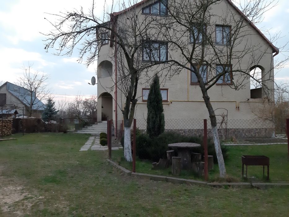 Продам будинок в м. Буську